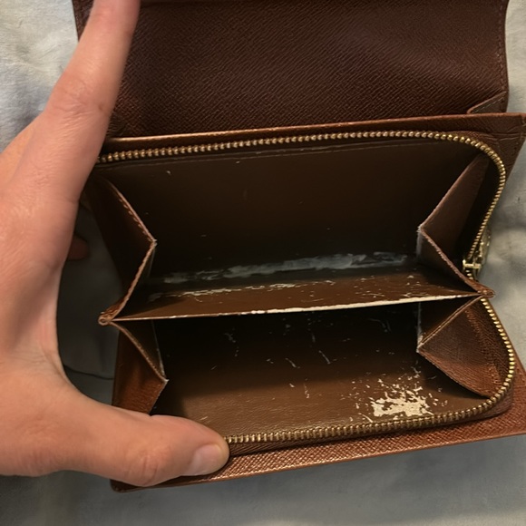 Louis vuitton wallet - Picture 2 of 2